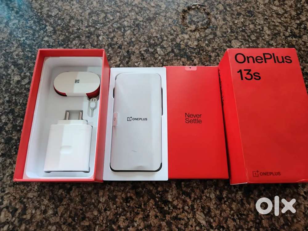 One plus  11R 08/128/13s New purchase