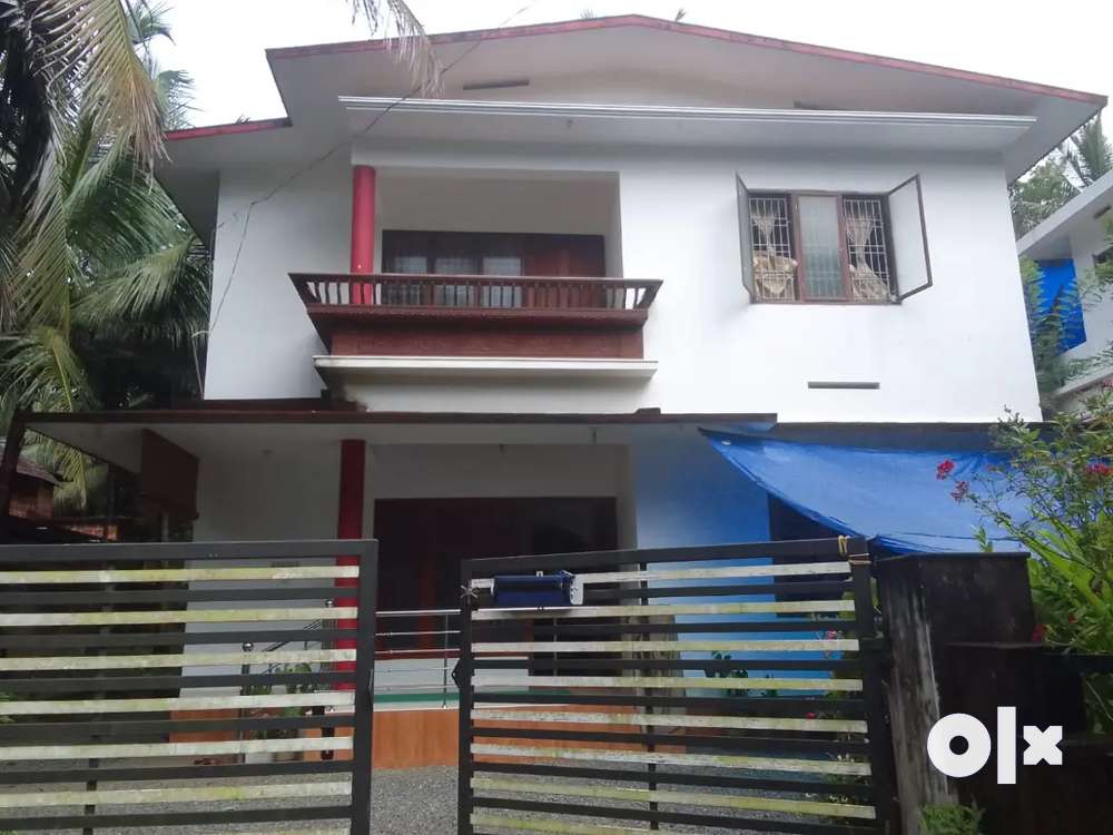 4 bhk beautifull home for sale near Mambram and Pinarayi