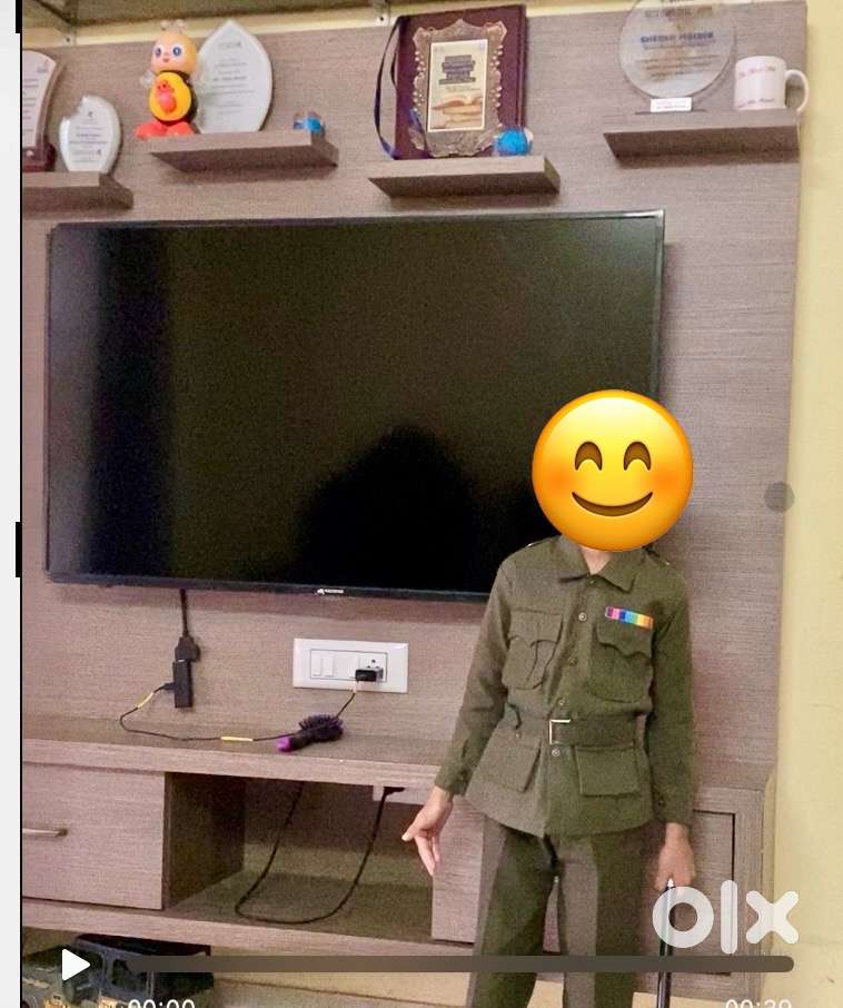 Tv stand with drawyer and shelf