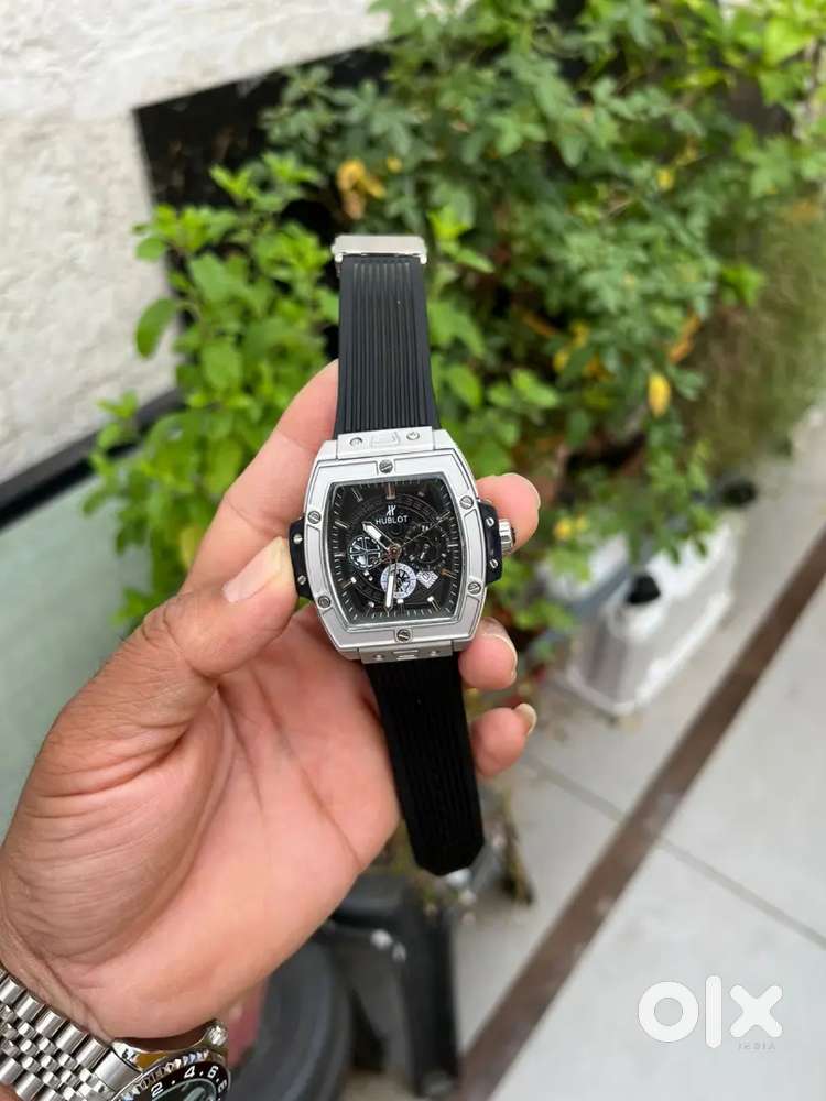 Automatic watch for Diwali outfit