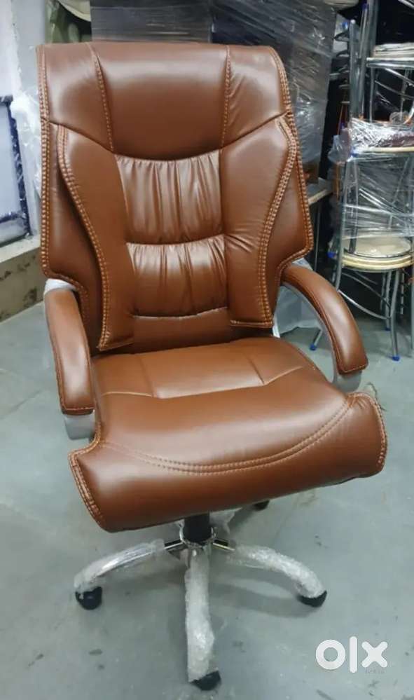 NEW LEATHERETTE BOSS CHAIRD FOR JUST RS 4700 ONLY