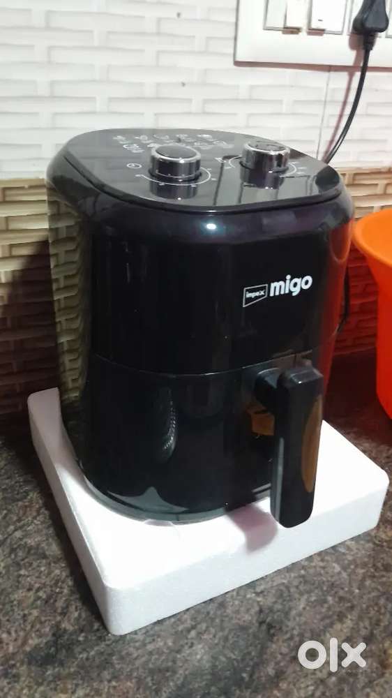 Air flyer in kitchen