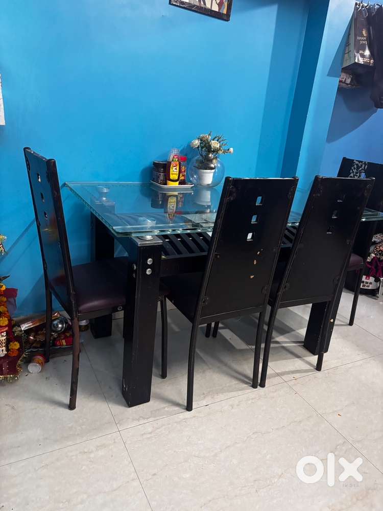 Dining table 4 seater