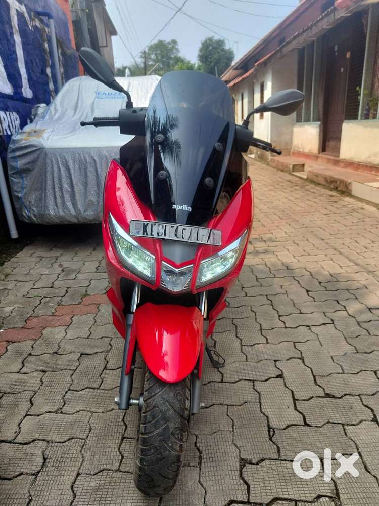 APRILIA SXR 160 2021 MODEL FOR SALE. PRICE SLIGHTLY NEGOTIABLE.