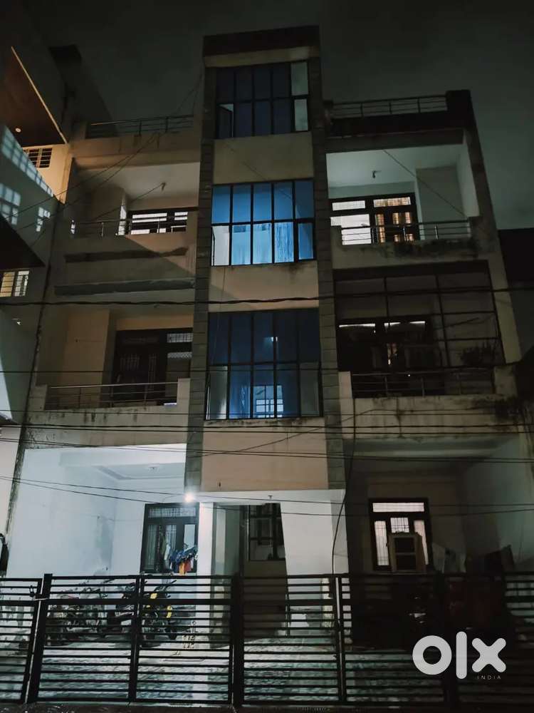 Big size 1 BHK flat in apartment