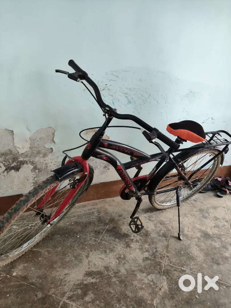 Streethawk kids bicycle in red black colour