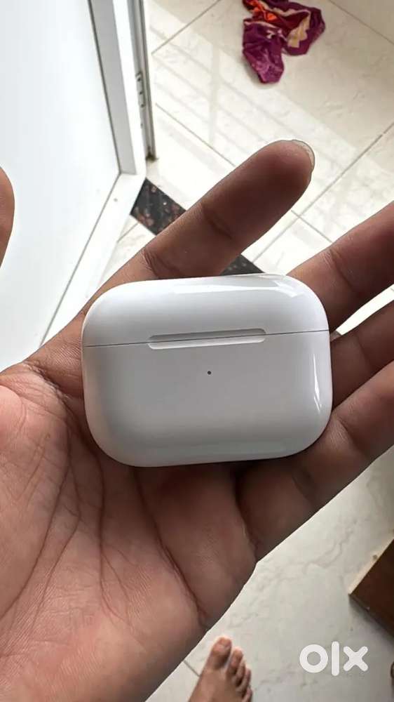Apple AirPods Pro (2nd Generation) — Premium Condition  Like New