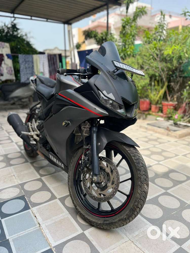 YAMAHA R15 V3