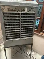 Cooler with stand