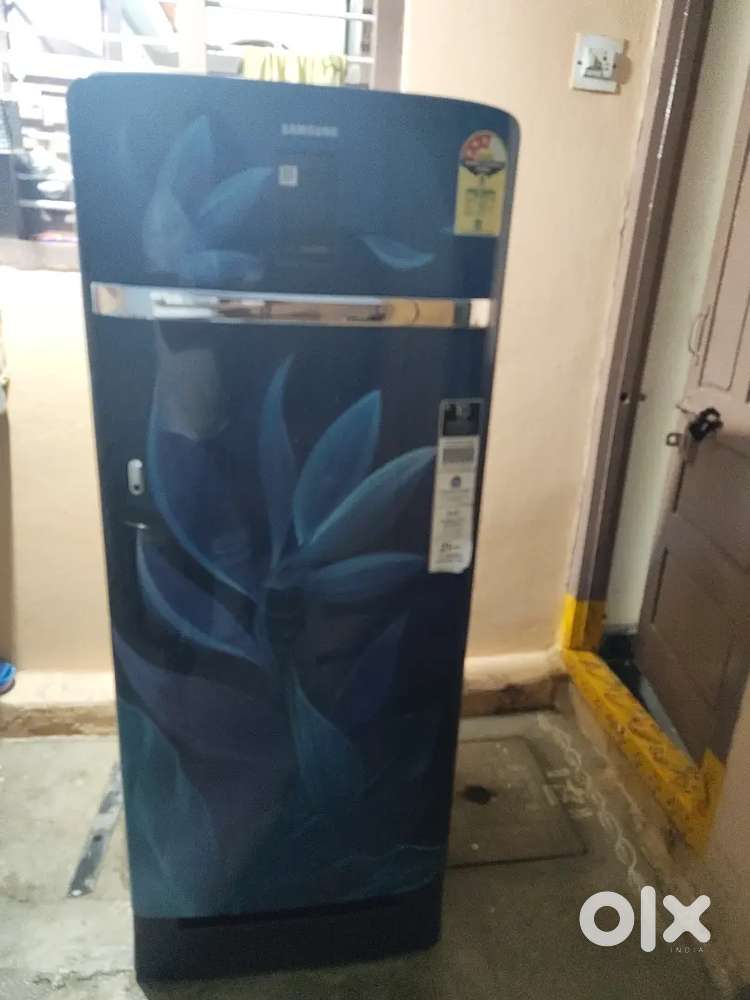 SAMSUNG REFRIGERATOR