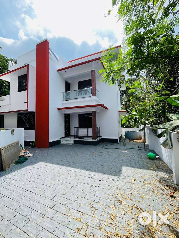Thiroor 1600 SqFt 3bhk New Villa Thrissur