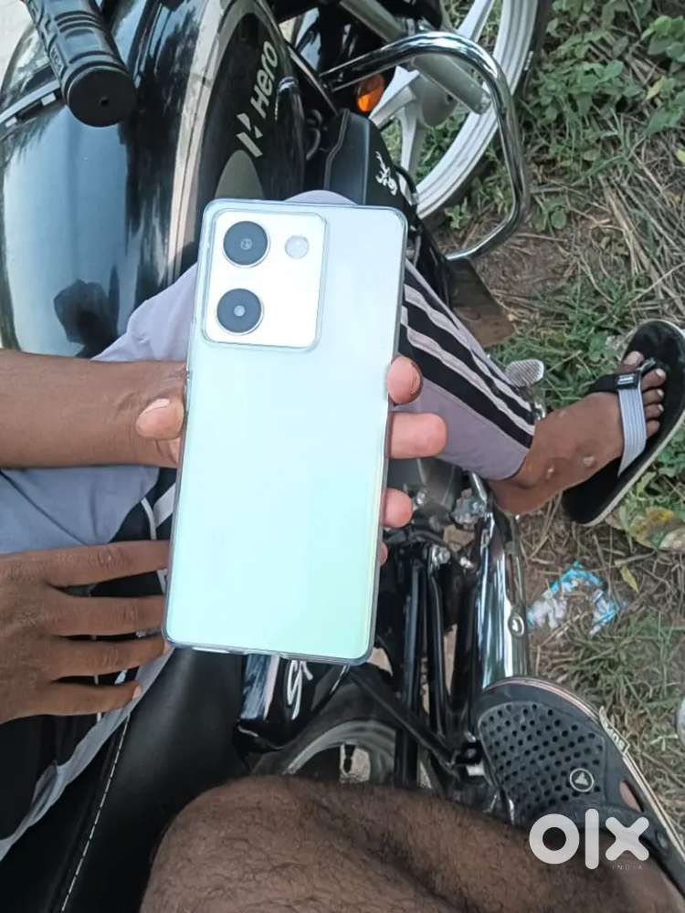 Vivo y300+