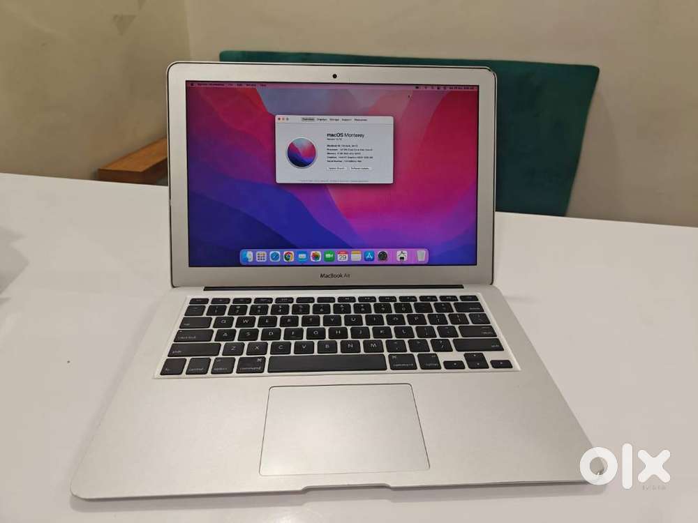MacBook Air i5  8GB RAM  128GB SSD  Excellent Condition
