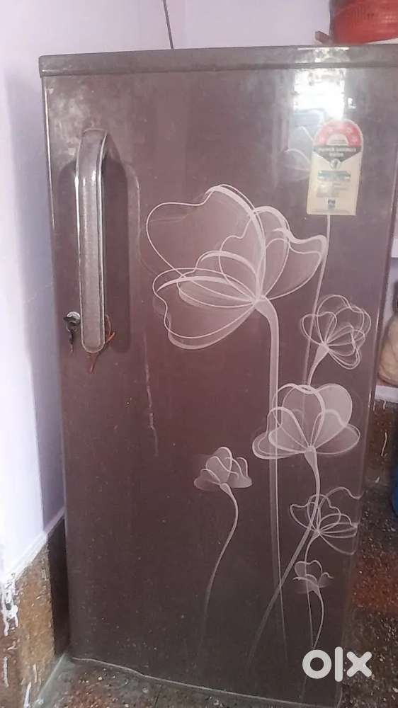 LG refrigerator ,Gross volume=190 liters , storage volume =180 liters