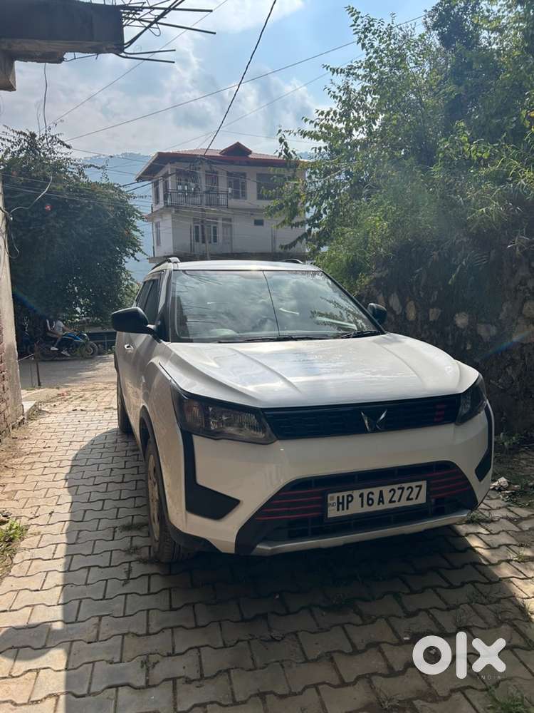 Brand new XUV 300 petrol with Sunroof