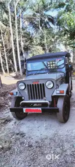Maheendra jeep