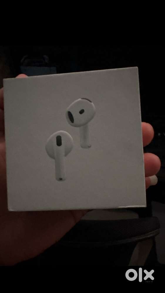 Airpods 4 with anc sealed box