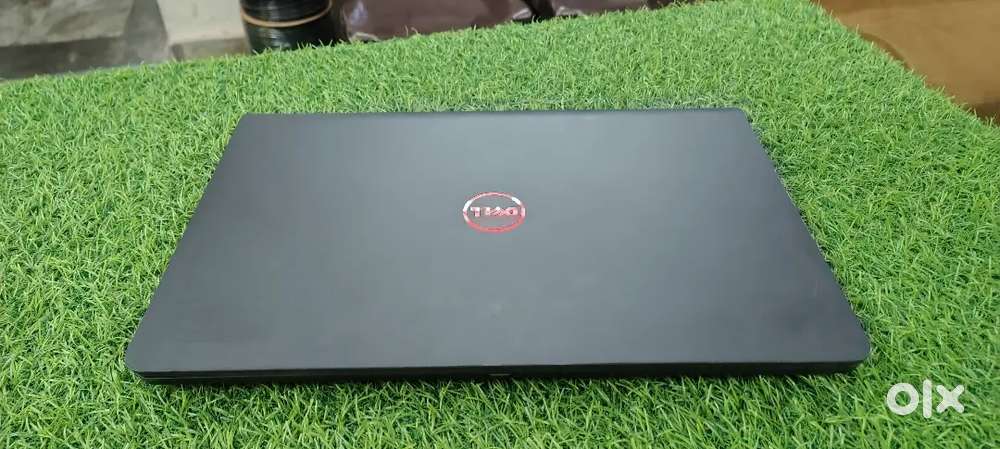 Dell Inspiron 5577 / i5-7th gen with 4gb 1050 graphics gaming laptop