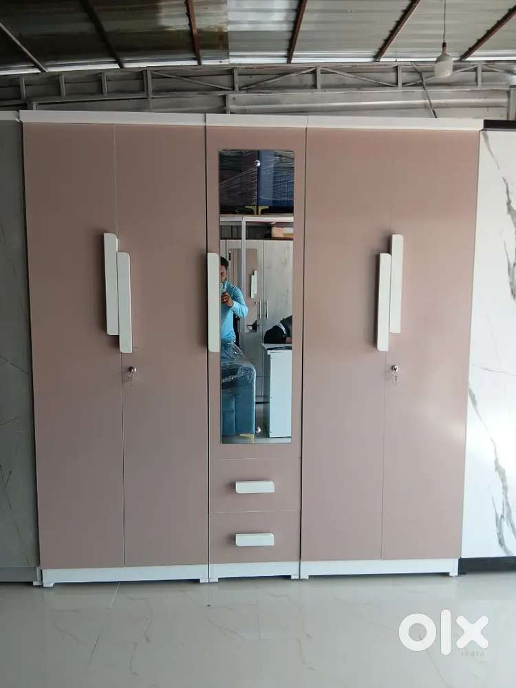 BRAND NEW 5door wardrobe 6x6.5 premium quality.