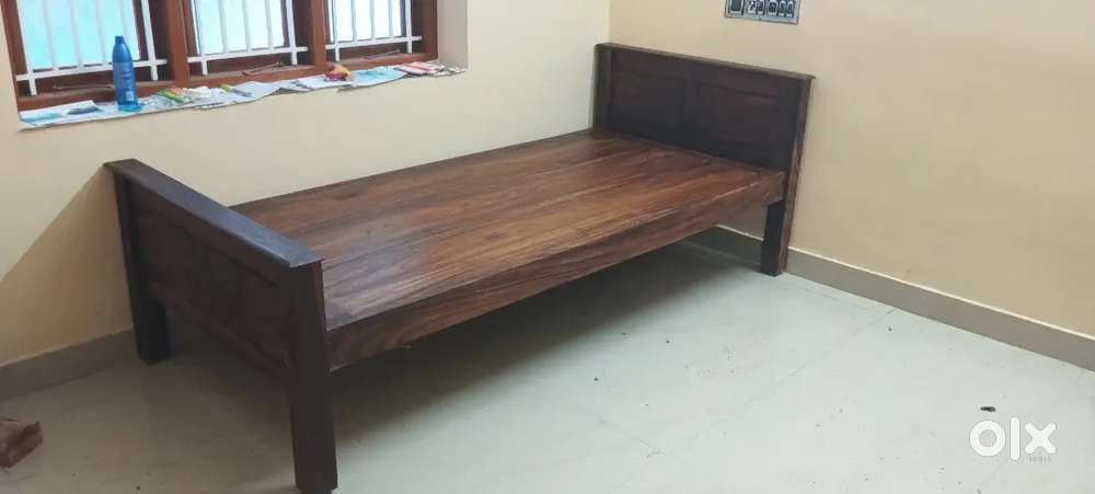 Bed any body wood available