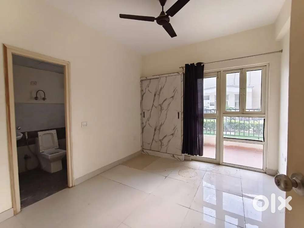 2Bhk unfurnished Society Flat Available For Rent Near Hero Honda Chowk