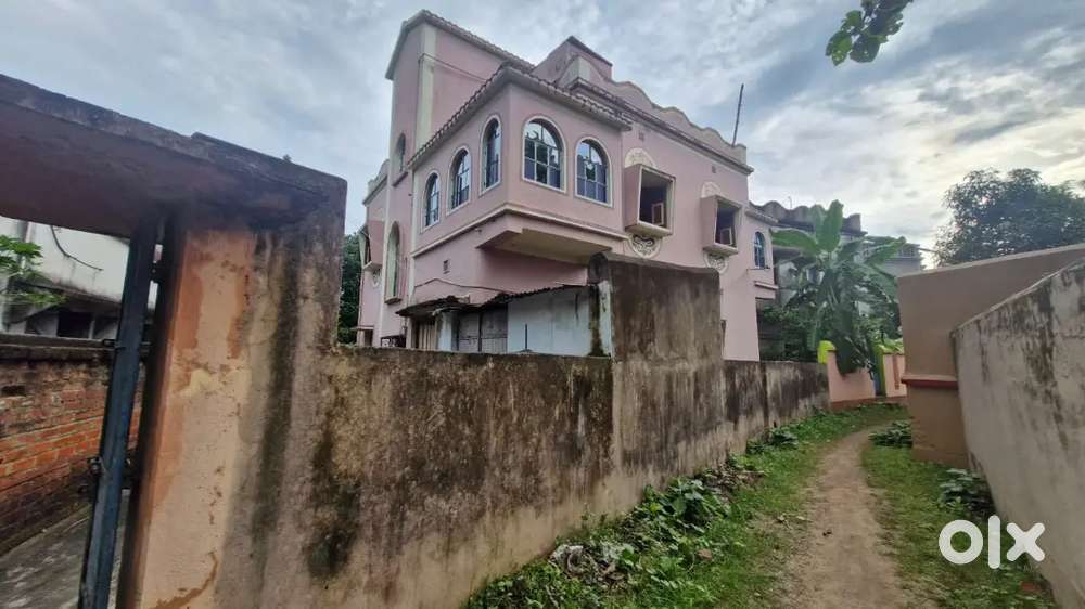 Full furnished 2 floor with ample space for parking in front