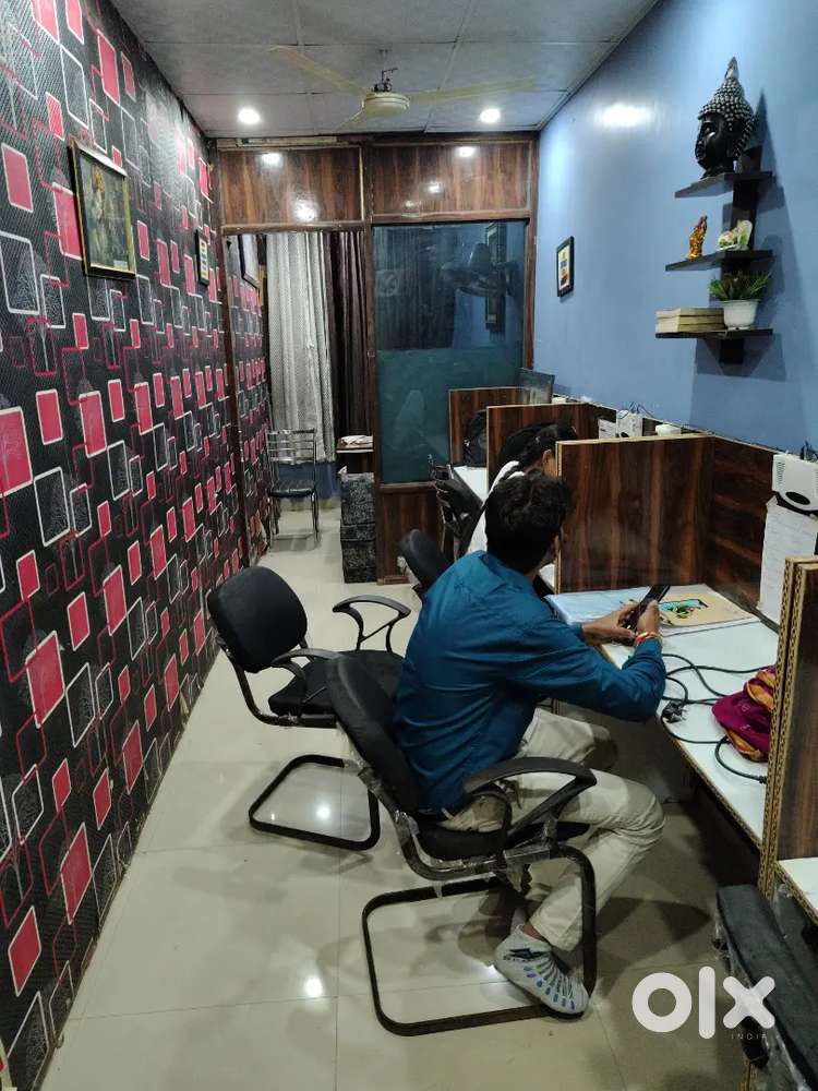 लड़कियों की आवश्यकता है