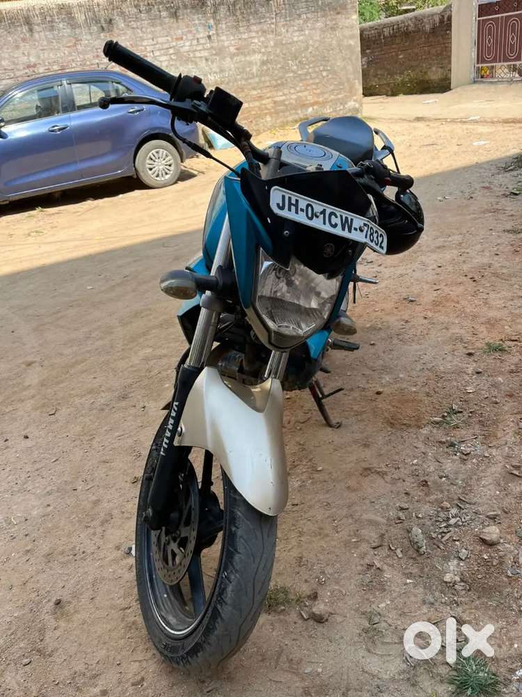 Yamaha fz-s blue and golden colour