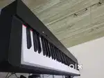 Yamaha P225 Keyboard/Piano
