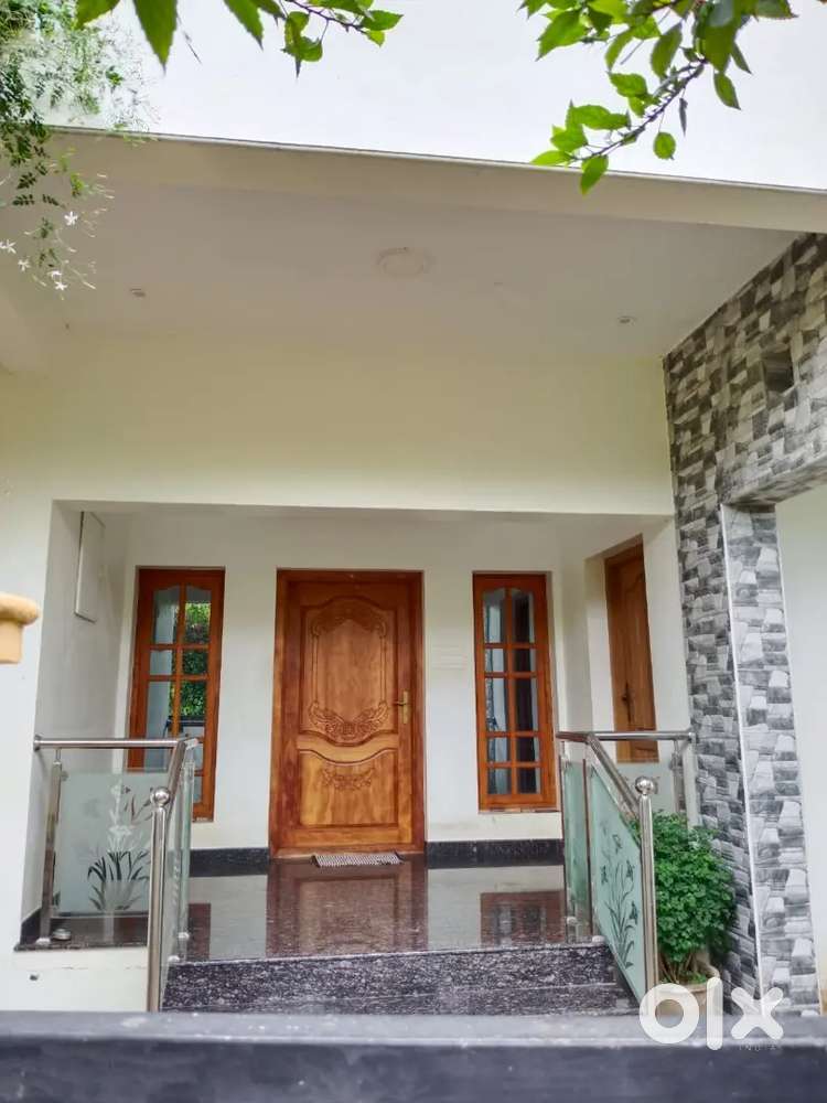 This individual house Asaripallam pampanvizhi