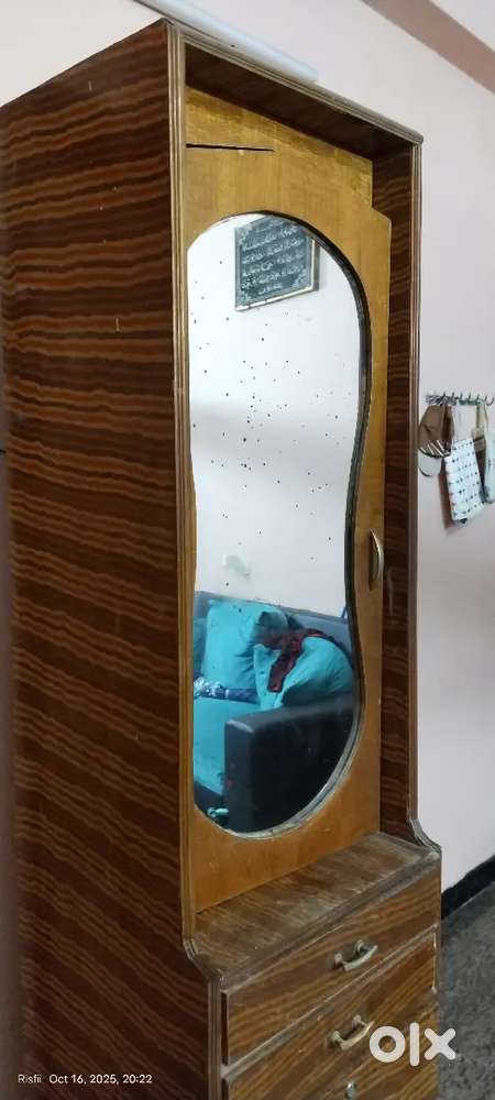 Dressing table
