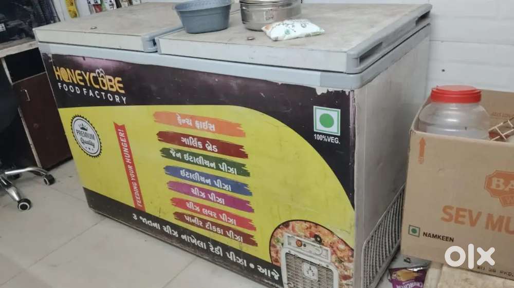 Deep freezer refrigerator