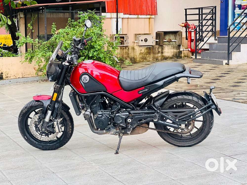 Benelli  8000km second  owner mint condition