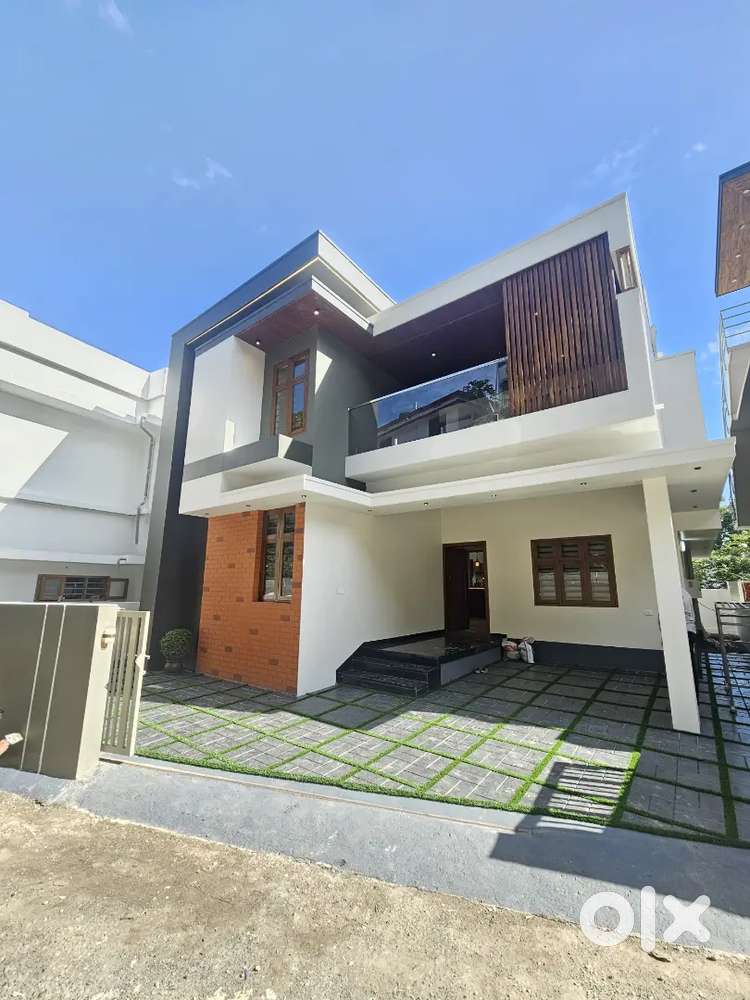 MODERN 4BHK VILLA FOR SALE NEAR KAKKANAD INFOPARK PUKKATTUPADY