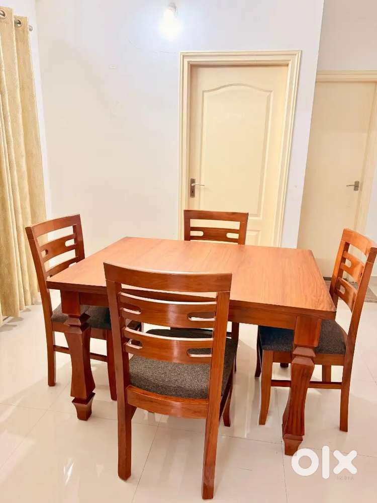 4 Seater Dining Table