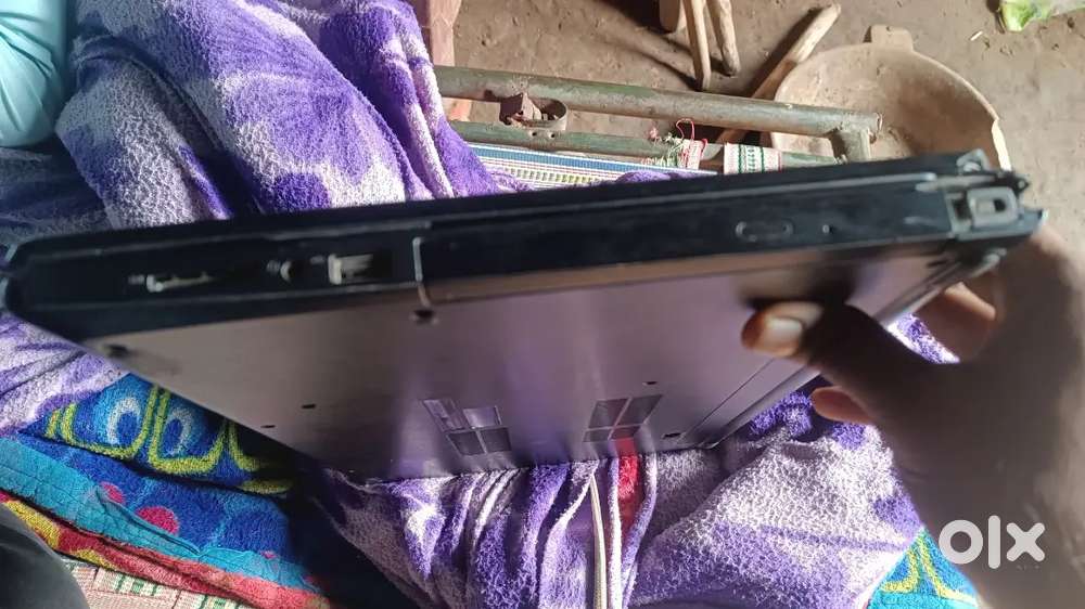 Dell condition mast hai bas toda keyboard me problam hai