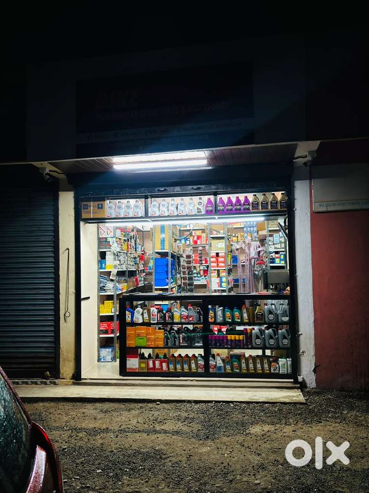 Spare parts shop sales man