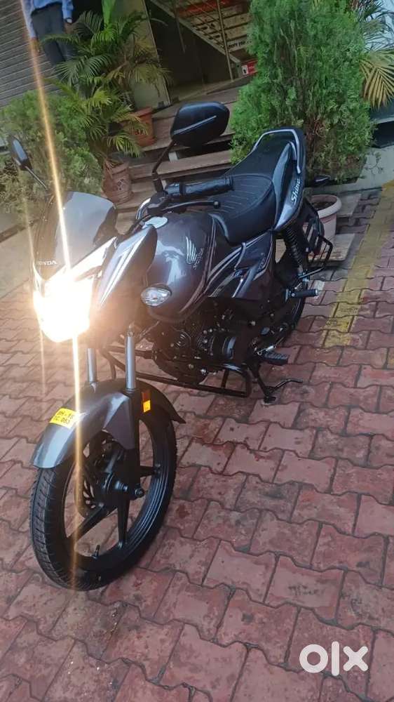Honda shine 125 showroom condition