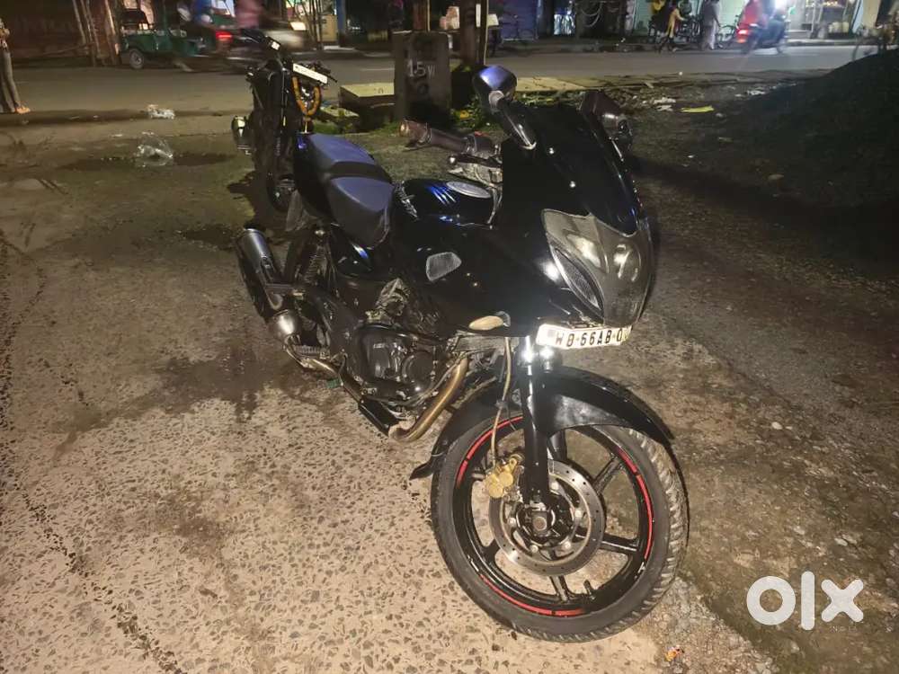 Pulser 220 good condition