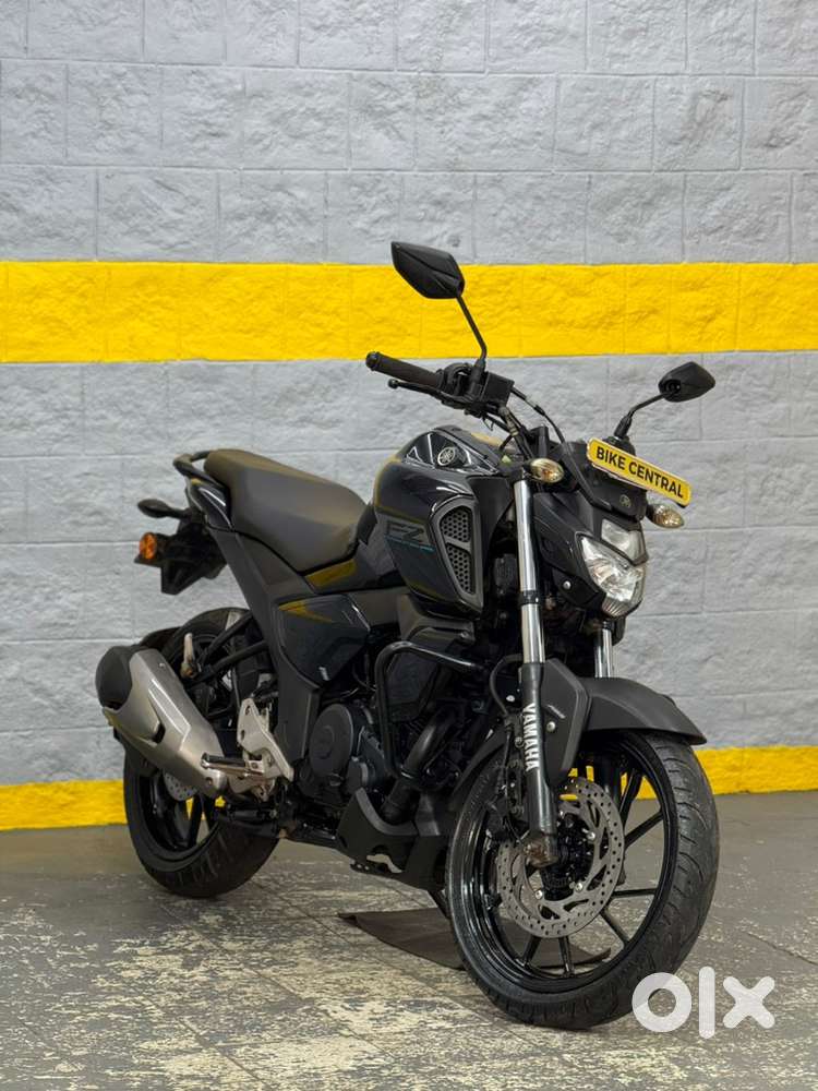 YAMAHA FZ (2673)
