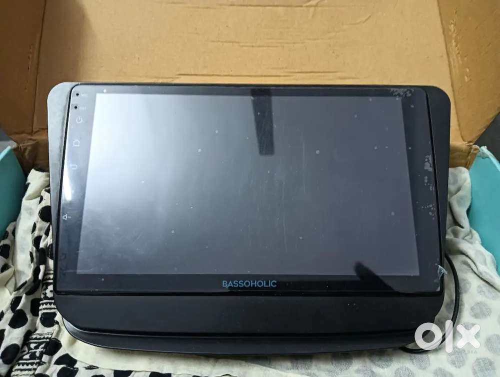 Bassoholic 9 Android screen with 4 way speakers