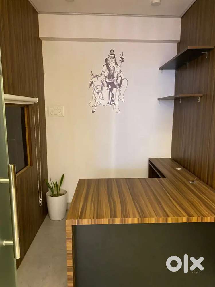 500 Sqft Best Fullyy Furnished Office Rent Boring Road Chauraha.