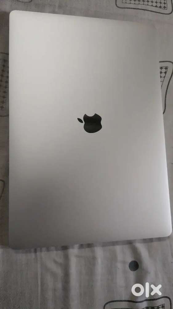 Macbook pro 2141 i9 1tb 16gb ram 16
