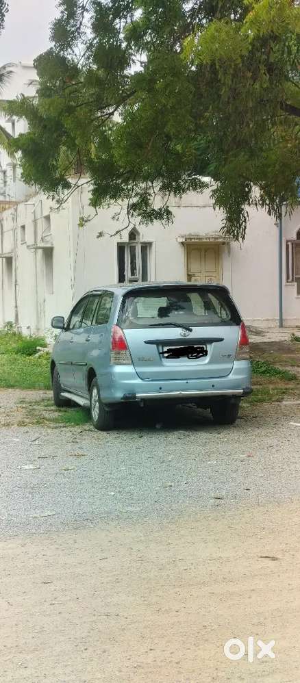 Toyota innova 2.5 V diesel manual (2009)