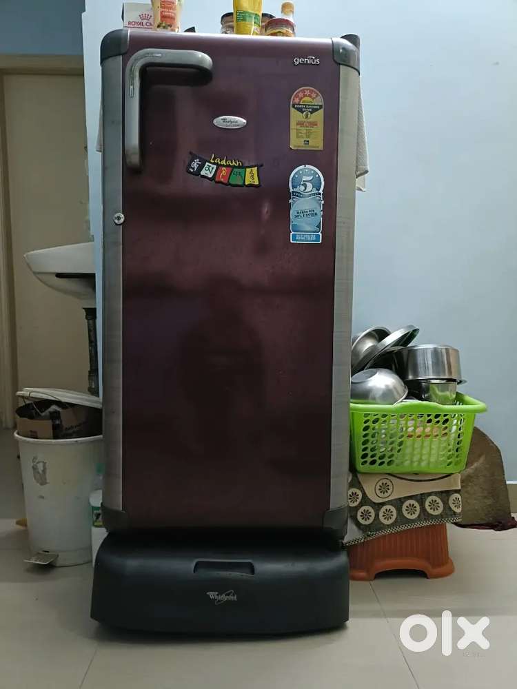 Whirlpool 165 lit fridge