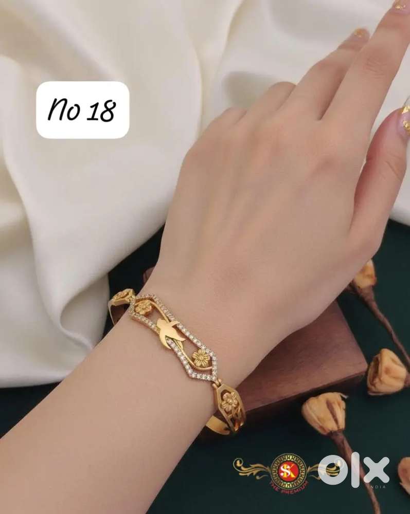 Women's bracelet