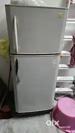 Goodrej 250L fridge ( 10 year Old)
