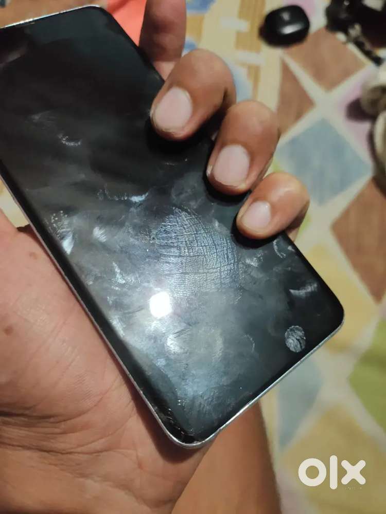Samsung S20 minor Crack on screen