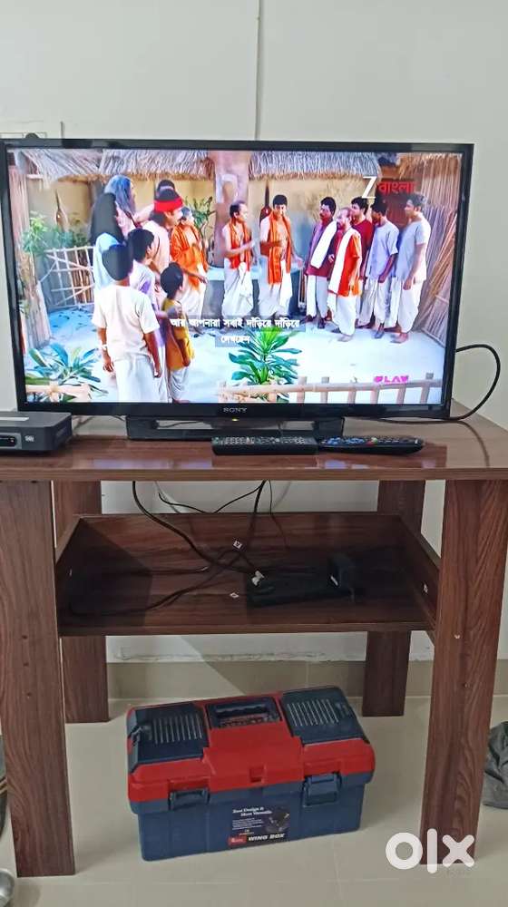 Sony 32 inches TV.