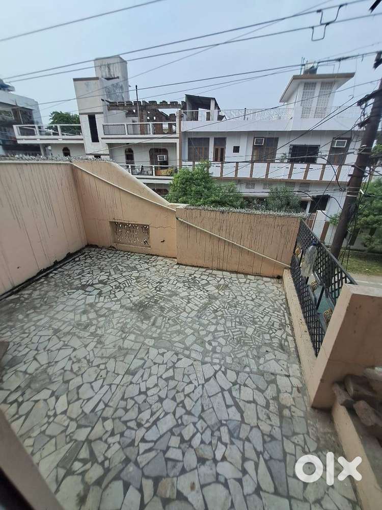 2 room set with kitchen and latrine/bath, balcony kidwai nagar Y Block